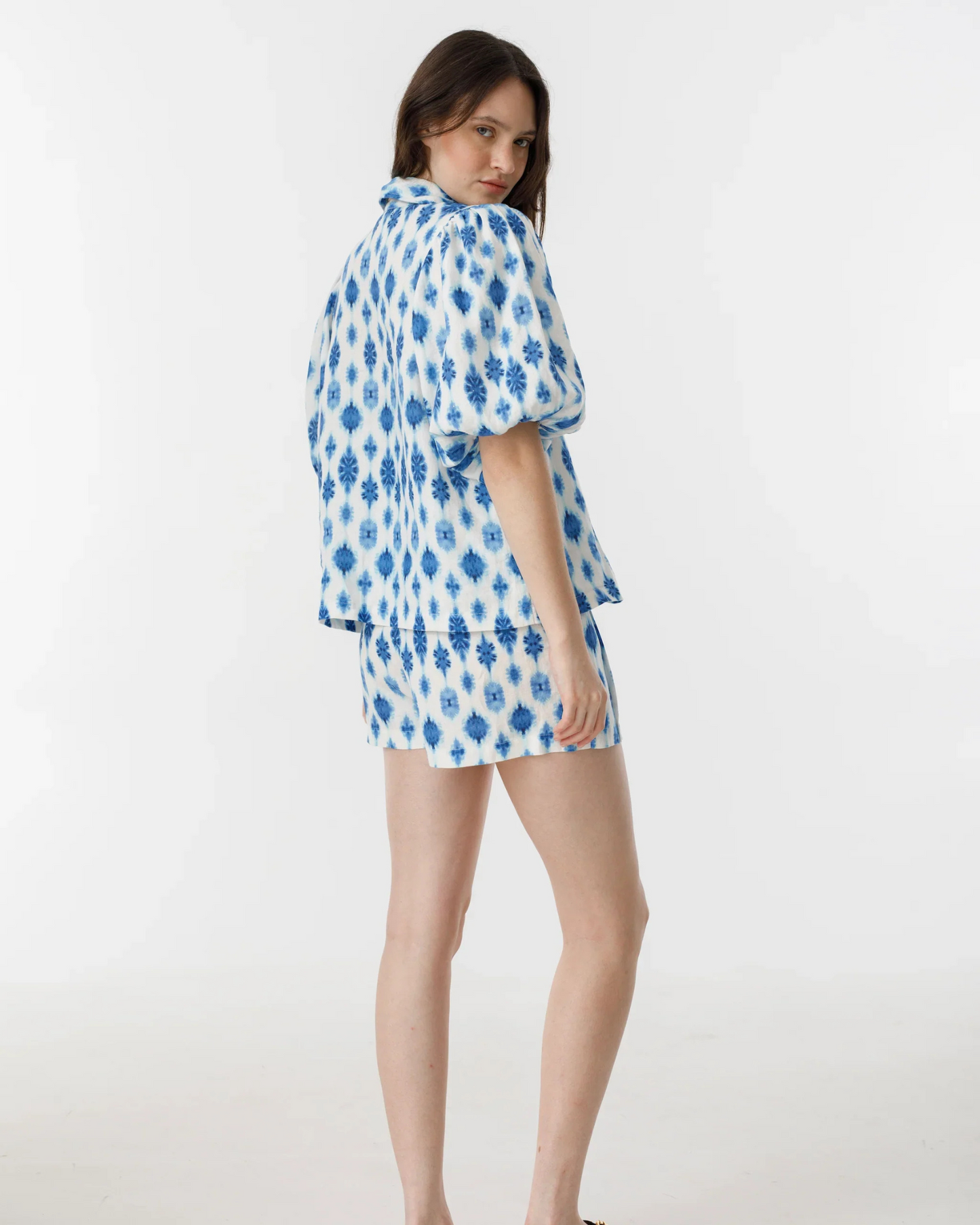 Frida Linen Short by Lanhtropy / Hamptons