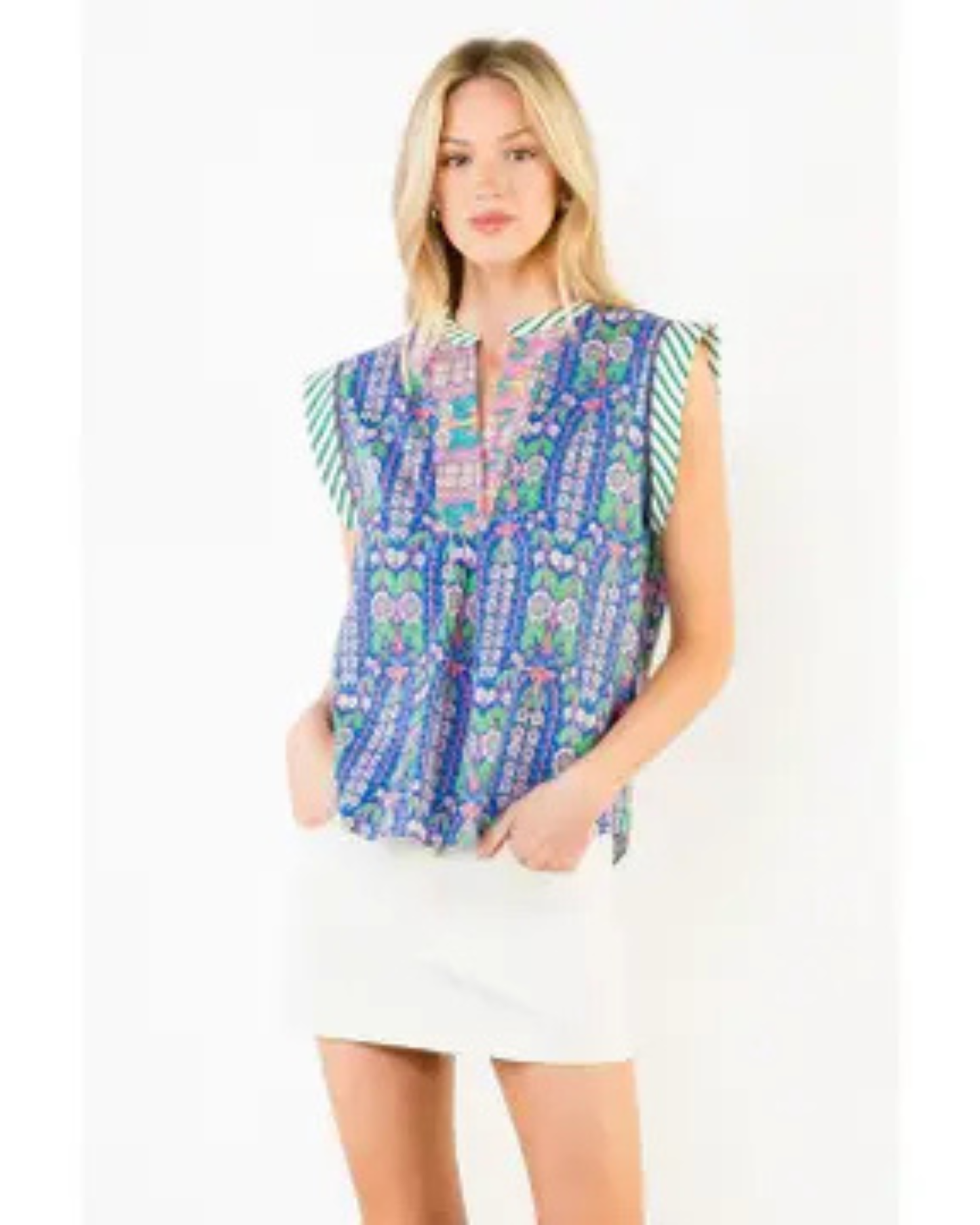 Short Sleeve Floral Pattern V-Neck Top by THML