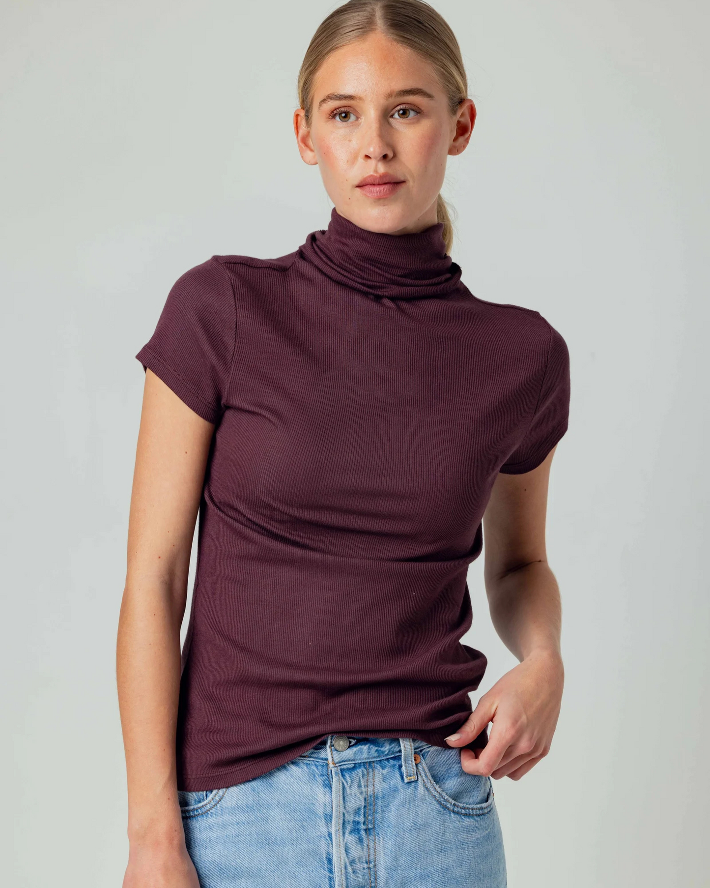 Archer Tee by Sundays / Burgundy