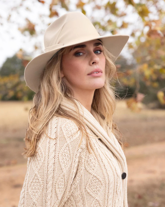 Felt Gardenia Hat by Freya / Ivory