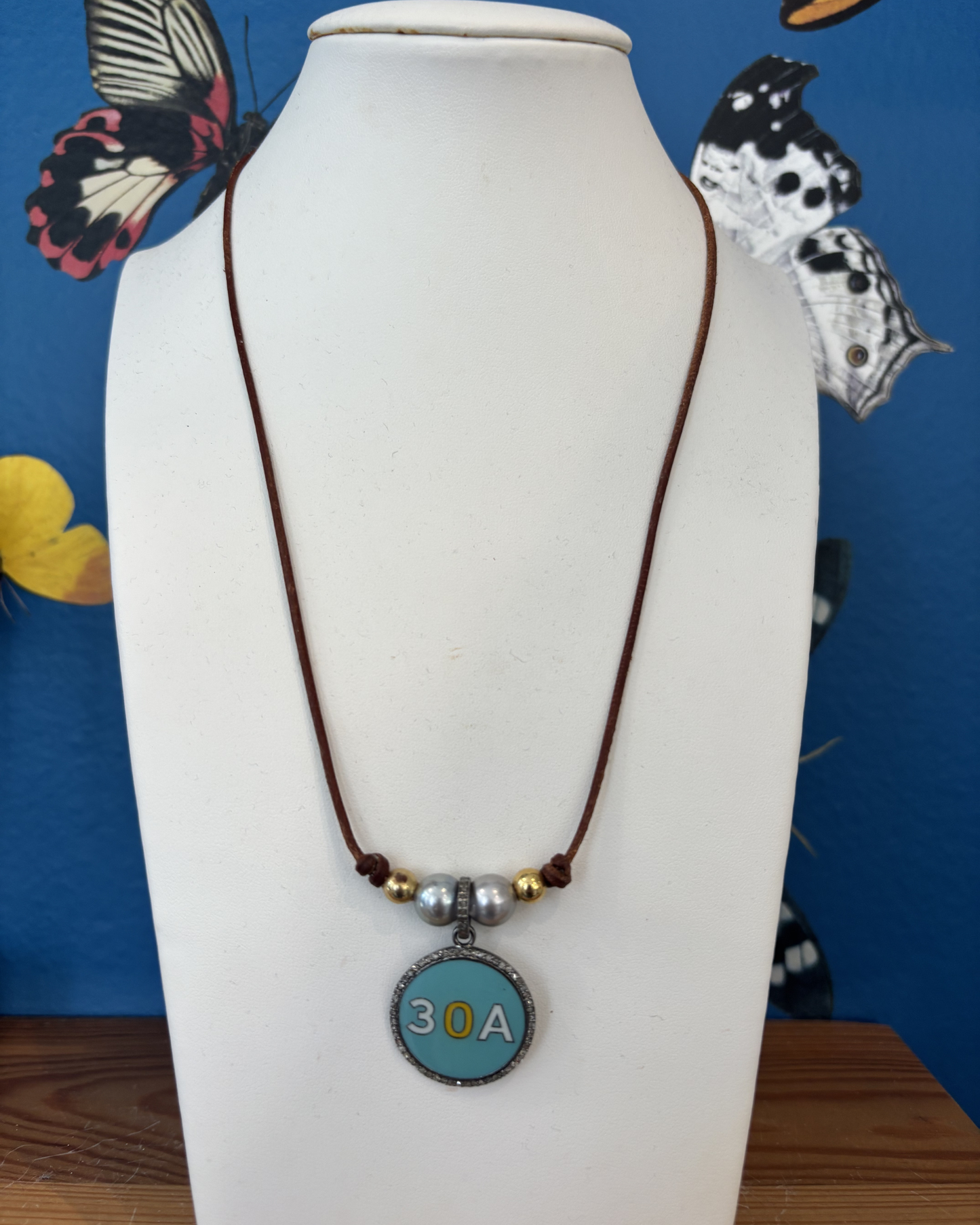 3oA Pearl Necklace by Wendy