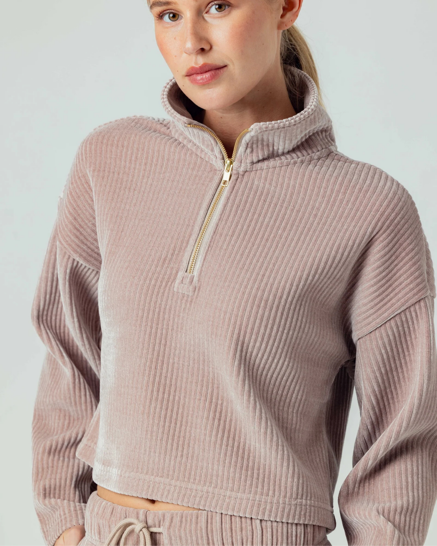Jodie Pullover by Sundays / Taupe