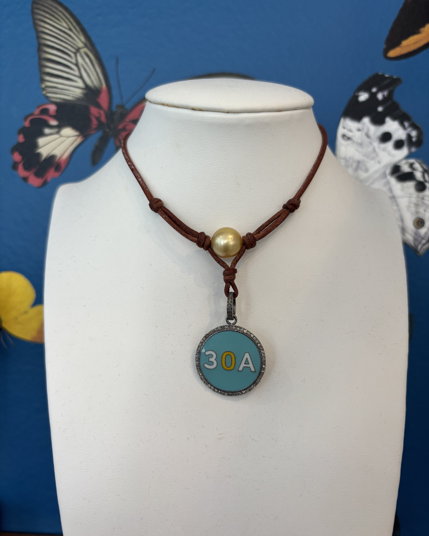 3oA Pearl Necklace by Wendy