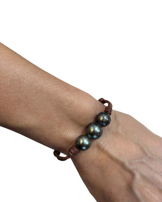 3 Black Tahitian Pearl Bracelet by Wendy