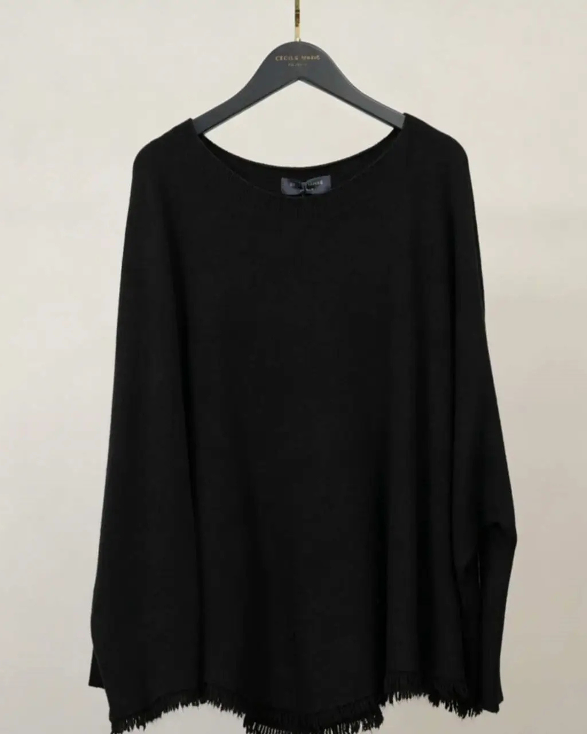 Flowing Fringed Poncho / Black
